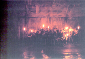 Gruppenphoto vom anderen Ufer aus